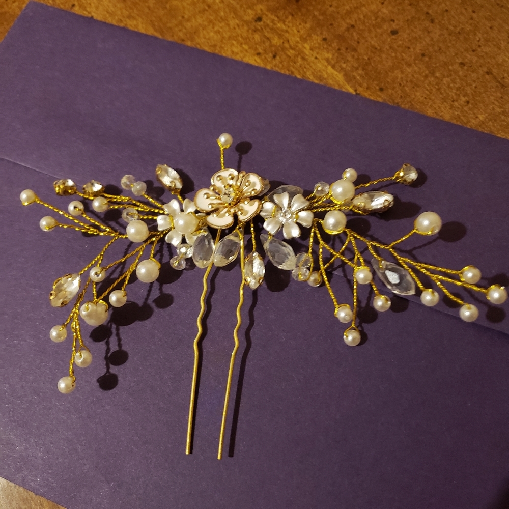 Gold Floral Hairpiece